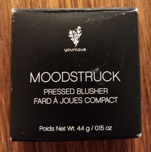 Younique moodstruck pressed Blusher Stunning